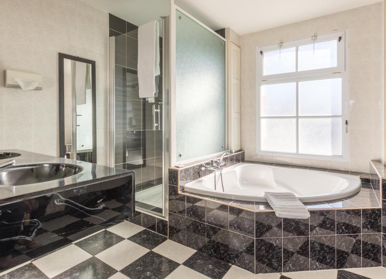 Le Manoir De L'antiquite Hotel Challans